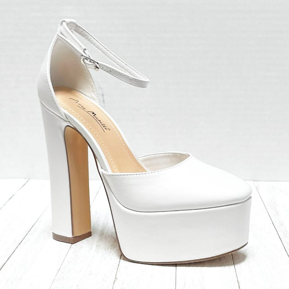 Elegant White Platform Heels - Picture 2 of 4